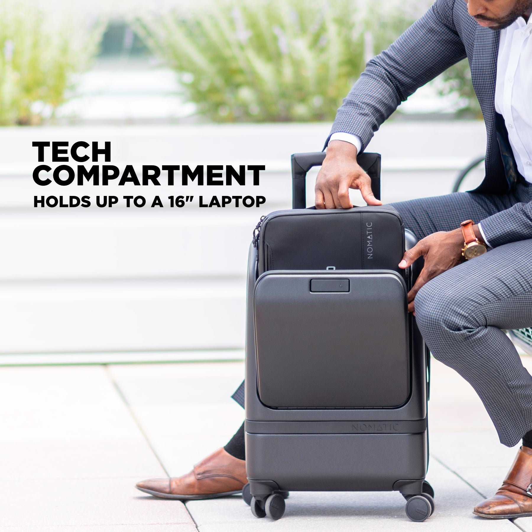 Nomatic Carry-On laptop compartment